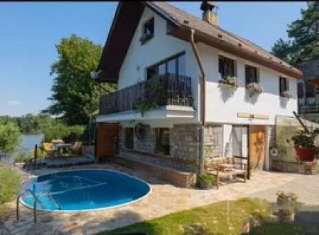 House Veronika | WaeFoo.com