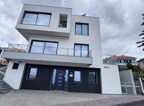 Scirocco your home in Madeira | WaeFoo.com