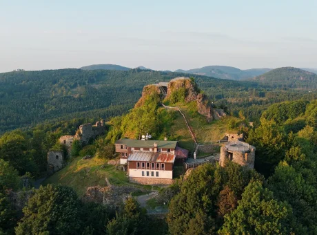 Hrad Tolštejn - turistické ubytování | WaeFoo.com